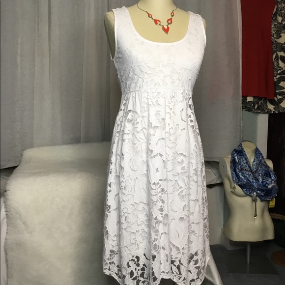 Adorable white lace sharbite dress size X-small - Picture 7 of 7